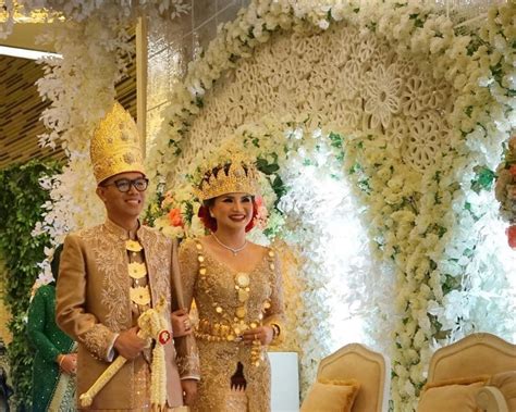 Pakaian Adat Lampung - Thegorbalsla