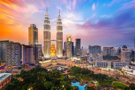 Low priced flights are most commonly available by purchasing between one and three months in advance. Kuala Lumpur, de hoofdstad van Maleisië is levendig en ...