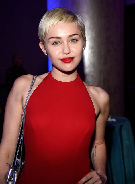 Miley cyrus short ombre hair 10. Celebrities Who Have Had Short Hair, Long Hair, and Bob ...