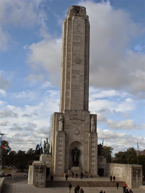 Lunes de 14:00 a 18:00 martes a domingo de 09:00 a 18:00 (visita a galería de honor de las banderas de américa y mirador de la torre.) está en marcha un proyecto para restaurar y poner en valor el monumento. Heráldica en la Argentina: Escudos en el Monumento ...