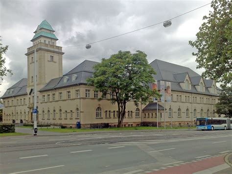 Despite this, today darmstadt is most renowned for its art nouveau architecture, great examples of which survived the second world war bombings. Jugendstilbad (Darmstadt)