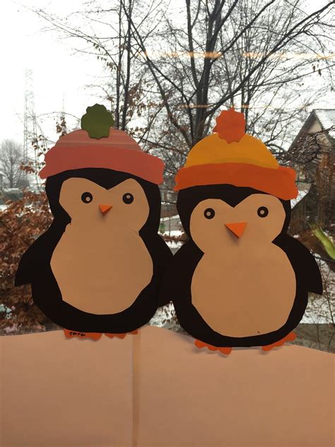 Weitere ideen zu winterkunst, kunst grundschule, bastelarbeiten. KLASSENKUNST: Fensterbilder Pinguine