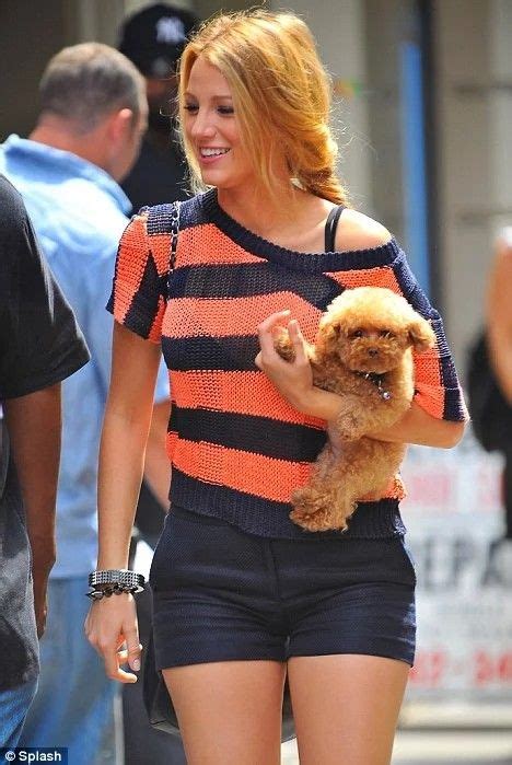 Blake Lively And Her Pet Dog Penny Fashion Blake Lively Summer