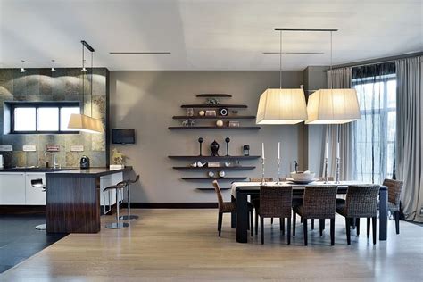 When it comes to dining rooms, gray is a tone that can either take the spotlight or act as an accent color to more powerful hues, depending on the shade. 25 Elegant and Exquisite Gray Dining Room Ideas