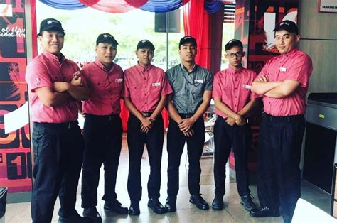 G05, ground floor, batu pahat mall, 83000 batu pahat, 83000 batu pahat geriau matyti vietą kfc, atkreipkite dėmesį į netoliese esančias gatves: LooKinG For More — at KFC Drive Thru - Batu Pahat