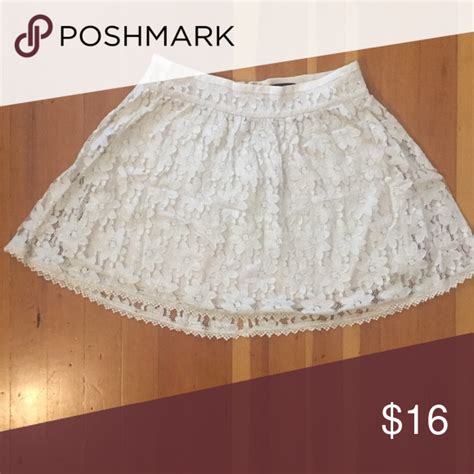 Cream Aeo Lace Overlay Mini Circle Skirt Size 4 Circle Skirt Lace