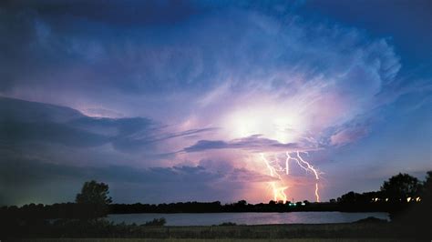 Download Best Awesome Sky Scene Lightning Wallpaper For Your Desktop