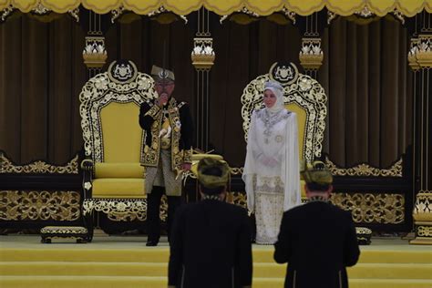 Malaysia hari ini 2019 istiadat pertabalan yang dipertuan agong ke 16 part 2 tue jul 30. Sultan Abdullah ditabal sebagai Yang di-Pertuan Agong ke ...