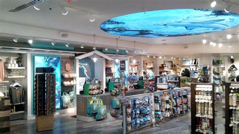 Aquarium | Retail Store Design | Gift Shop | Store Layout | Store layout, Retail store design 