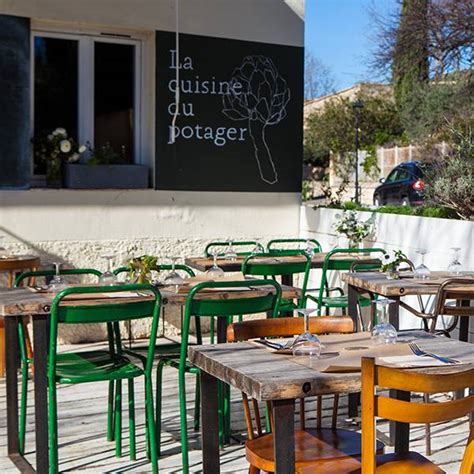 Sa cuisine est goûteuse, méditerranéenne influence de son pays d'origine. La cuisine du potager - Restaurant Coudoux