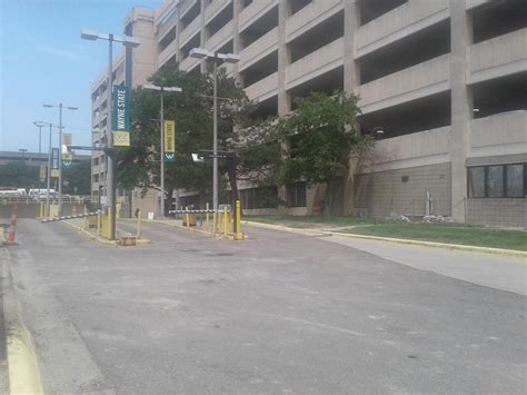 Medical School Structure 4 Parking In Detroit Parkme