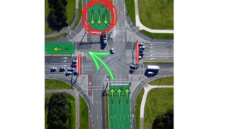 Tips to Turn Left at a Traffic Light - Less Than 1 Million