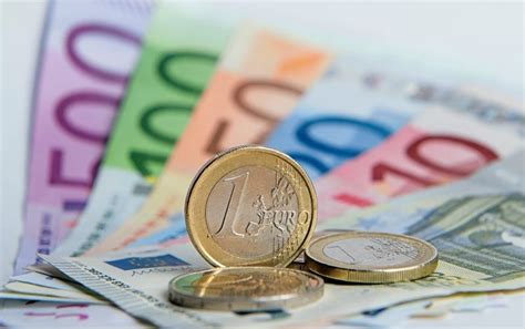 Der euro ist heute gesetzliches zahlungsmittel für mehr als 337 millionen menschen. Wie haben Sie die Euro-Umstellung erlebt? - Geld ...