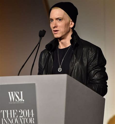 what s happened to eminem rapper looks gaunt and unrecognisable as he speaks at awards show
