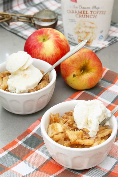 Spread brown sugar my favorite apples to mix are honey crisp, granny smith, pink lady, and gala. Slow Cooker Apple Crisp | Recipe | Slow cooker apples ...