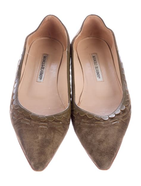 Manolo Blahnik Suede Pointed Toe Flats Shoes Moo64989 The Realreal