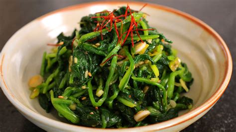 Sigeumchi Namul Recipe In 2020 Korean Side Dishes Maangchi Recipes