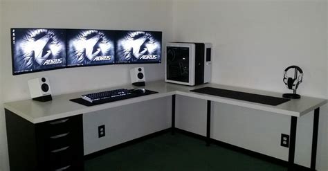 What to do with a black and white bedroom? 30 Best Looking White Gaming Setup - GPCD
