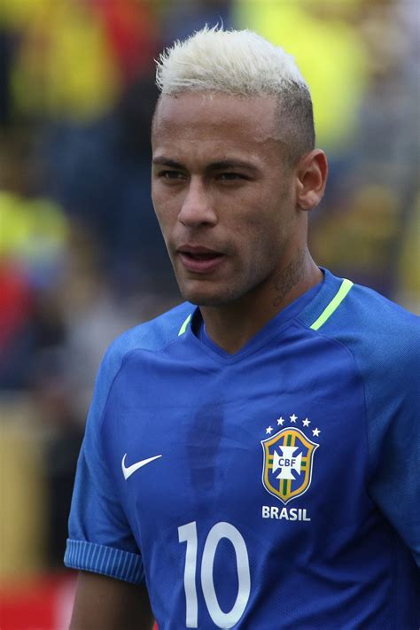 nejˈmaʁ dɐ ˈsiwvɐ ˈsɐ̃tus ˈʒũɲoʁ; Neymar - Wikipedia