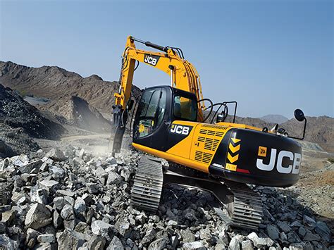 An excavator is a heavy construction machine consisting of a boom, bucket and cab on a rotating platform. JCB JS220 Excavator Hire | 22 Tonne JCB Excavator ...