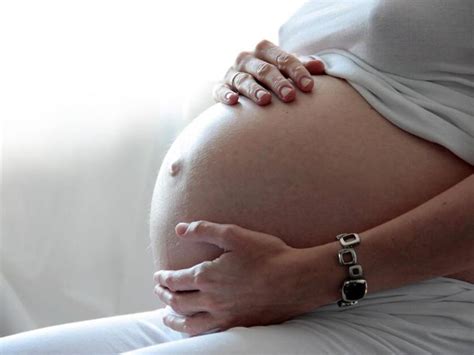 Frau wird trotz Spirale schwanger dann finden Ärzte kurioses