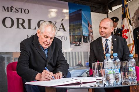 Září 1944 kolín) je český politik, ekonom, prognostik a třetí prezident české republiky. Odpovědí je dosavadní působení pana prezidenta, řekla ...