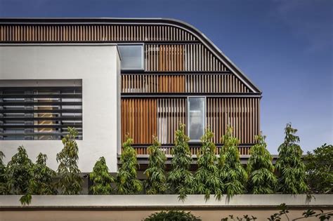 Semi Detached House In Singapore Interacting With The Surrounding Site