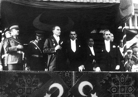 Atatürk ün Ölümsüz Eseri Nutuk tan Tarihe ve Geleceğe Işık Tutan 17 Alıntı