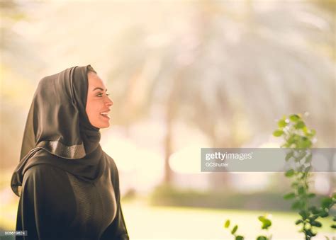 Jeune Fille Arabe Emarati Photo Getty Images