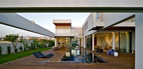 Include a mini garden bar. Modern Luxury Villas Designed By Gal Marom Architects