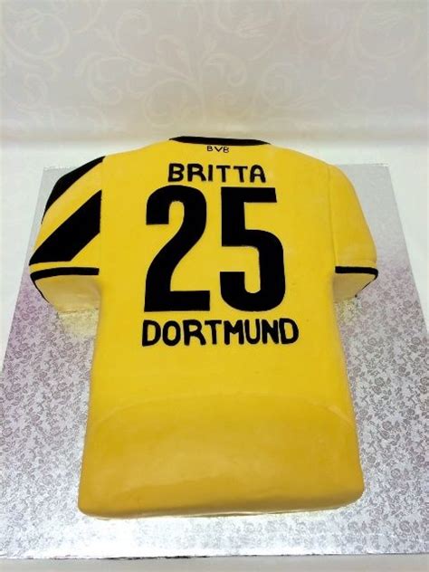 Heute biete ich dir einen neuen kuchen mit 1 ei und 2 äpfel an, dieses berühmte rezept, das auf youtube. BVB Dortmund- Trikottorte | Fußball kuchen, Fußball torte ...