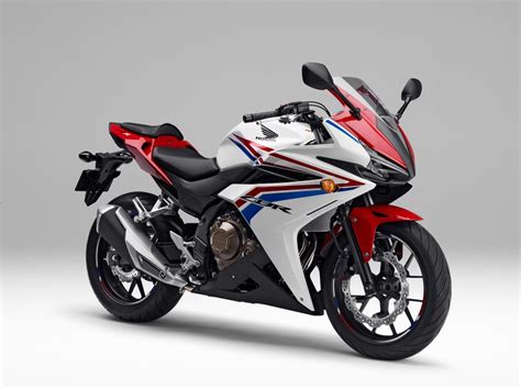The race replica of the cbr 400 has a liquid cooled, four stroke, four cylinder engine with a displacement of 399cc, this engine being able to. 2015 Honda CBR 400 R pic 7 - onlymotorbikes.com