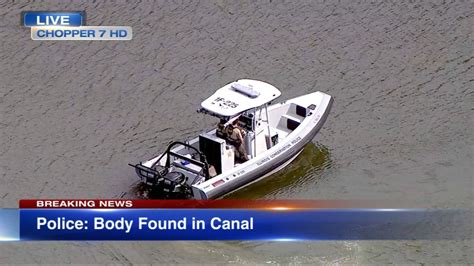 2nd body recovered 2 still missing after boat overturns on chicago river officials say