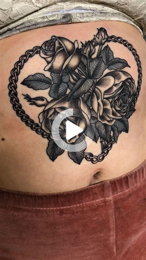 We cover a variety of designs including black heart, tribal, broken heart, small, love and kingdom hearts. Roses in heart chain tattoo in 2020 | Chain tattoo ...