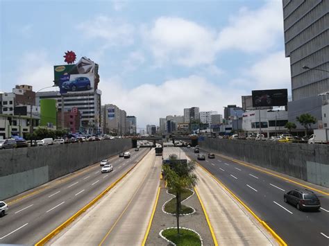 Calles De Miraflores En Lima