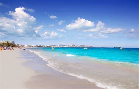 Aeroporto di ibiza ha la sede alla distanza di 4 km da. Playa D'en Bossa: more than a beach, the epicentre of fun ...
