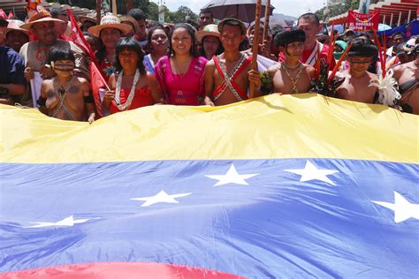 En Fotos Venezolanos Marcharon Conmemorando Día De La Resistencia Indígena Alba Ciudad 963 Fm