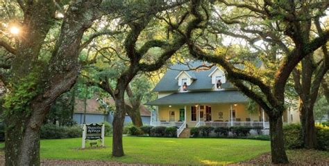 This home features a unique floor plan and was previously a bed and breakfast. Bed and Breakfast near Gulf Shores Alabama :: Magnolia ...
