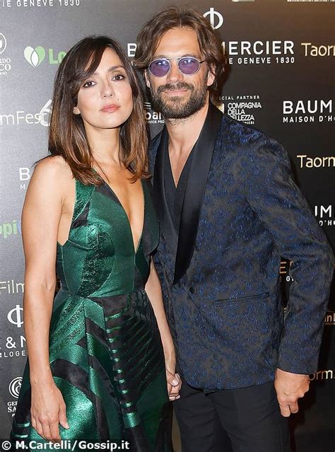 I due sono stati colti in atteggiamenti teneri. Ambra Angiolini a Taormina con il suo nuovo amore, Lorenzo ...