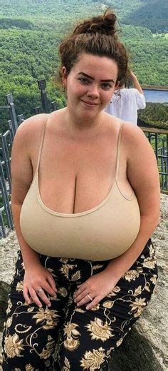 Pretty Woman Cleavage Hot Big Boobs Hot Big Tits Voluptuous Women