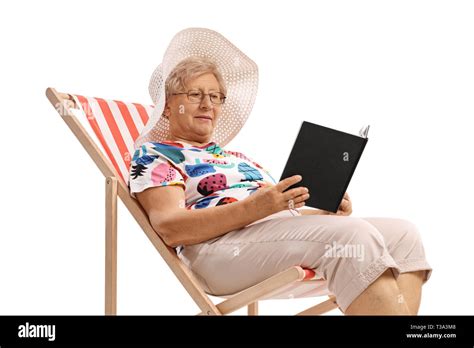 Old Woman Elderly Sit Sitting Read Reading Book Relax Hi Res Stock Photography And Images Alamy