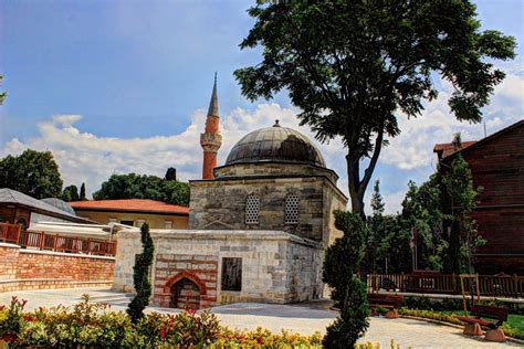 Kastamonu emîrinin kardeşine efendi unvanının verildiği bilinmektedir. Merkez Efendi Kimdir? | İslam ve İhsan