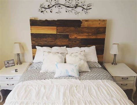 Shop akina live edge headboard at urban outfitters today. Live Edge Rustic Pallet Headboard • Pallet Ideas • 1001 ...