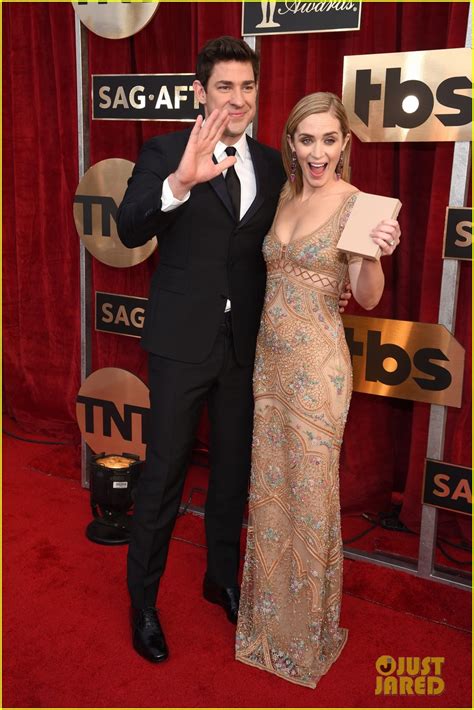 Emily Blunt John Krasinski Are One Hot Couple At Sag Awards