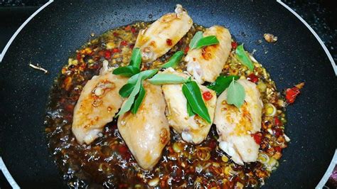 Ayam masak merah berempah, yang cukup pedas, masam, manis, masin…baupun sangat wangi membuka selera. Ayam Masak Serai Ala Thai Simple Akan Buat Anda Tak Keruan ...