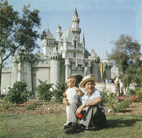 18 Amazing And Rare Color Photographs Of Disneyland In 1955 Vintage