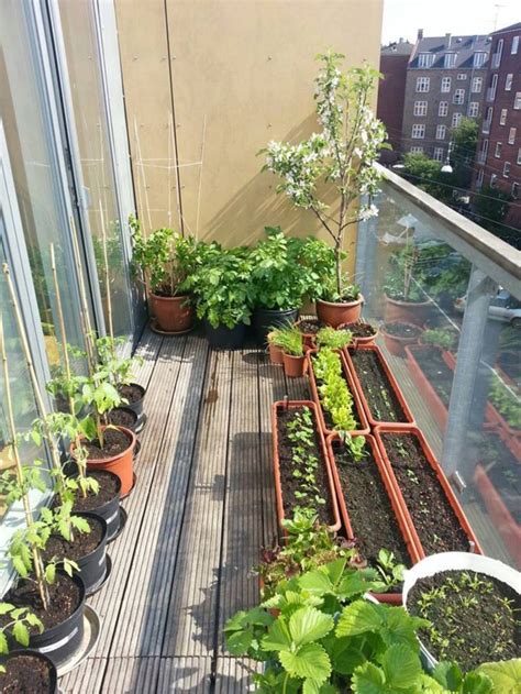 60 Amazing Small Balcony Garden Design Ideas Small