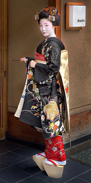 Geisha Girl Wearing Outfit And Shoes Japanese Women Japanese Geisha