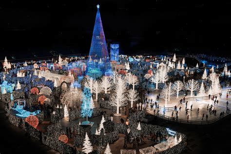 Enchant The Worlds Largest Christmas Light Spectacular Papercity