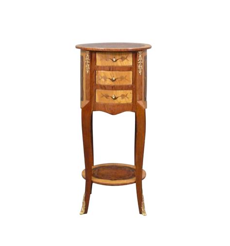 Much of it was designed and made for queen marie antoinette for the new apartments she created in the palace of versailles, palace of fontainebleau, the tuileries palace. Kleine Kommode Louis XV runde - Louis XV Möbel